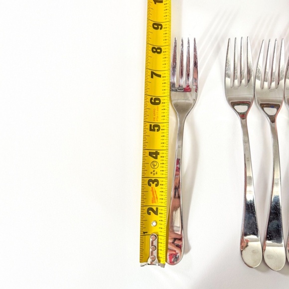 (6) Oneida Stainless Steel Dinner Forks – Good/Fair Condition 🍽️✨ - Picture 4 of 6